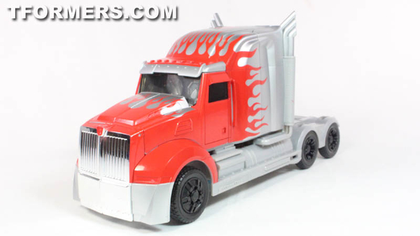 Silver Knight Optimus Prime Target Exclusive Leader Class Transformers 4 Age Of Extinction Movie Toy  (26 of 38)